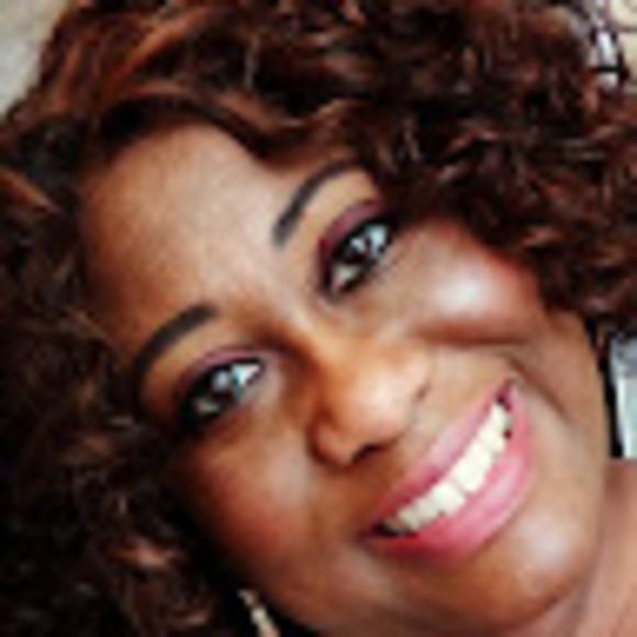 Meet your Posher, Vania - Picture 1 of 1